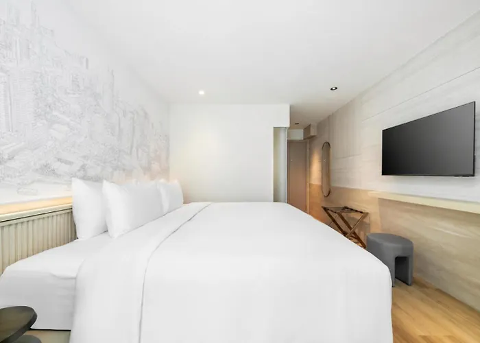 Surestay By Western Siriraj